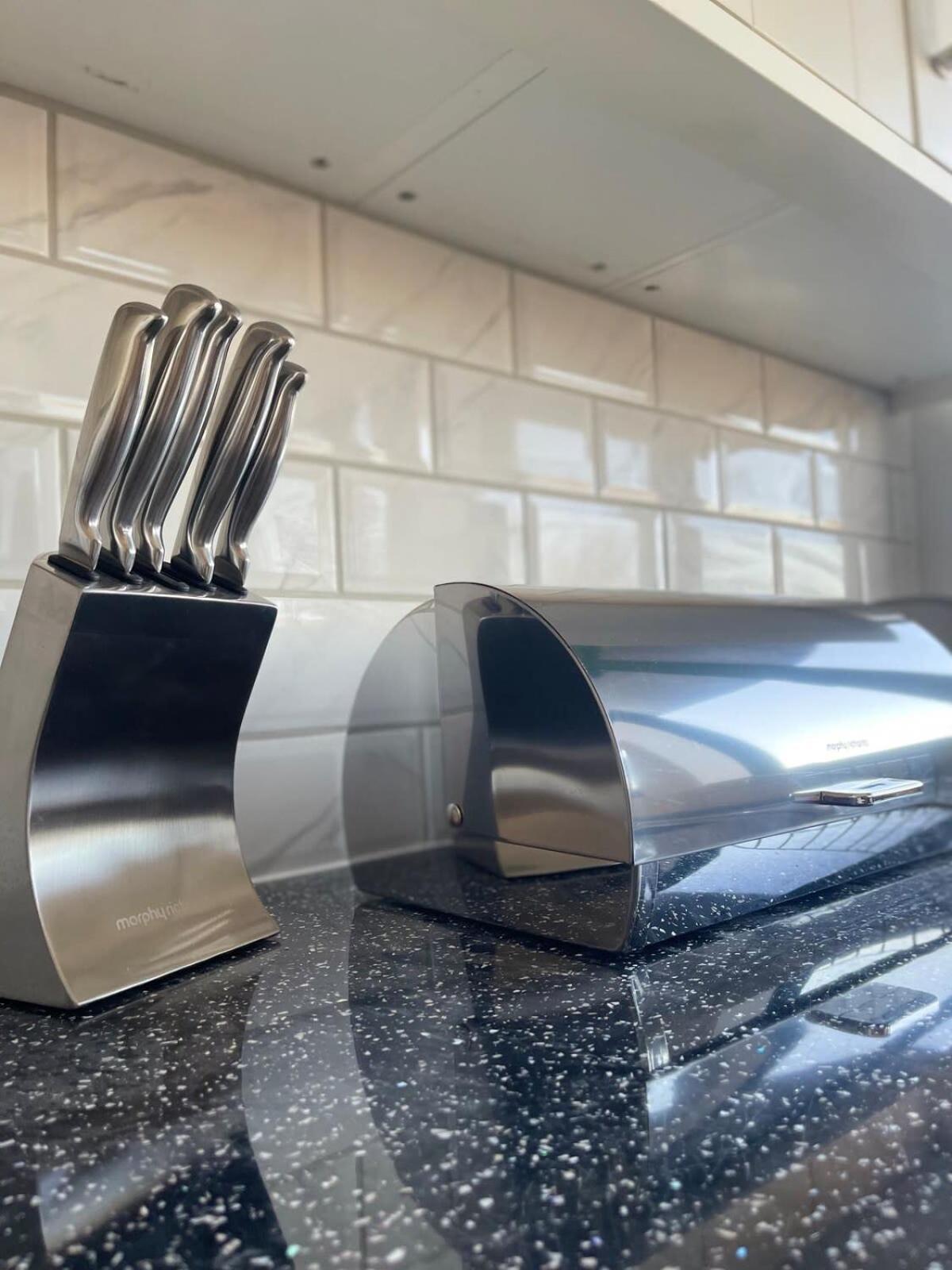 1 Bedroom Apartment - Flitwick - Contractor Friendly - Tourist Ready - Full Kitchen - Wifi - Smart Tv - Sofa Bed - Free Parking - Ideal For Short Or Long Stays Экстерьер фото